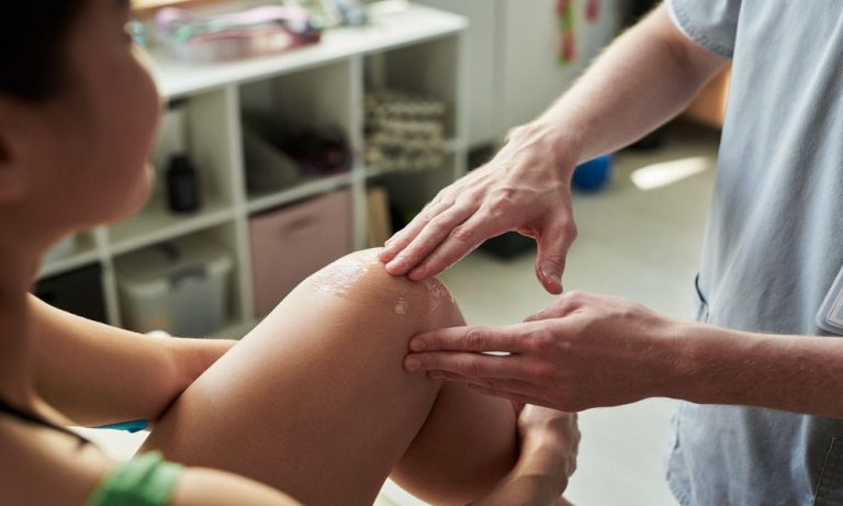 3 Common TCM Treatments Used for Knee Pain Management